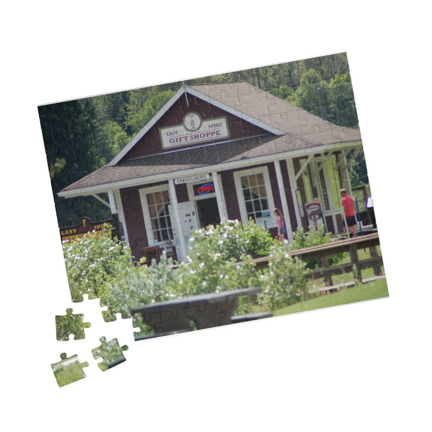 Last spike gift shop Puzzle (110, 252, 520, 1014-piece)